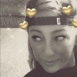 Meet your Posher, Laurie